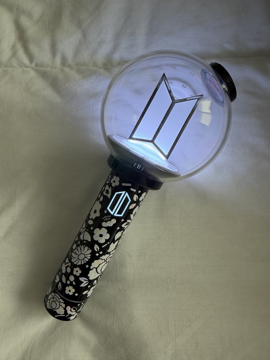 ⋆˙⟡ nia⁷ is seing bts ⋆˙⟡ tweet media