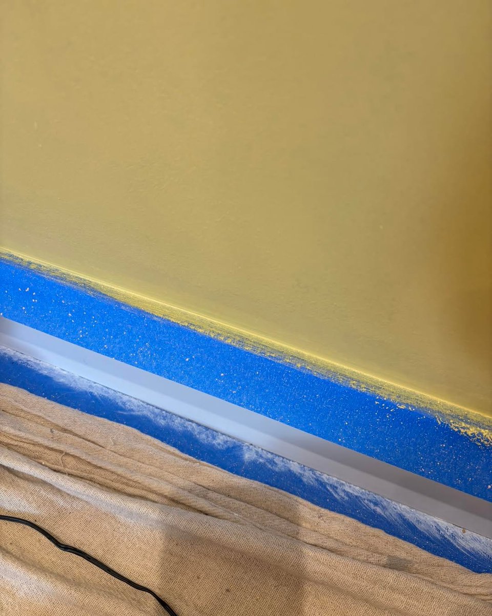 DecoratorsU's tweet image. More and more decorators do the woodwork first then mask it to paint the walls.

#decorator #woodwork #paint