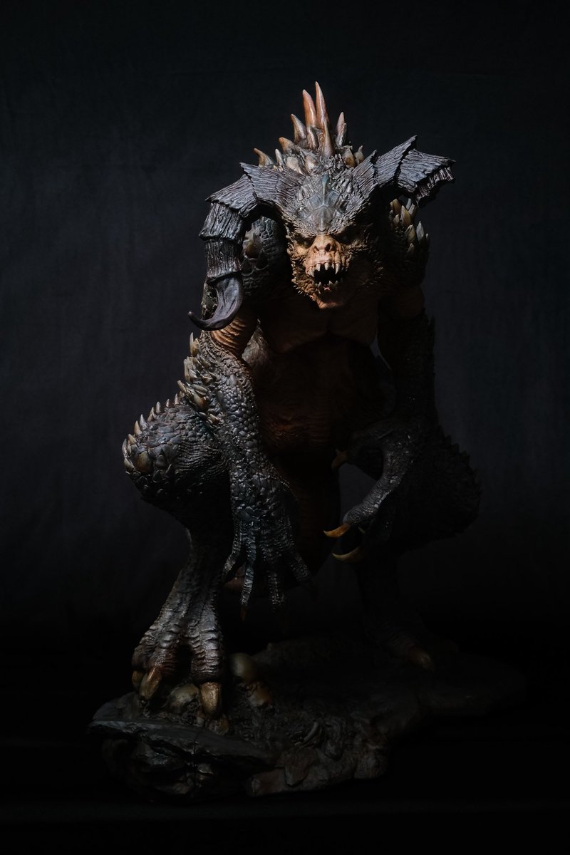 ItchyTasty_'s tweet photo. These are real photos ! Of my DeathClaw print ! 
I brought him into the studio and my man Stephen Grossman took some beautiful shots of him! The ones on the black silk are his - the one on the table is with my iPhone . Was blown away with how well he captured him! https://t.co/TG9f9sYy9W