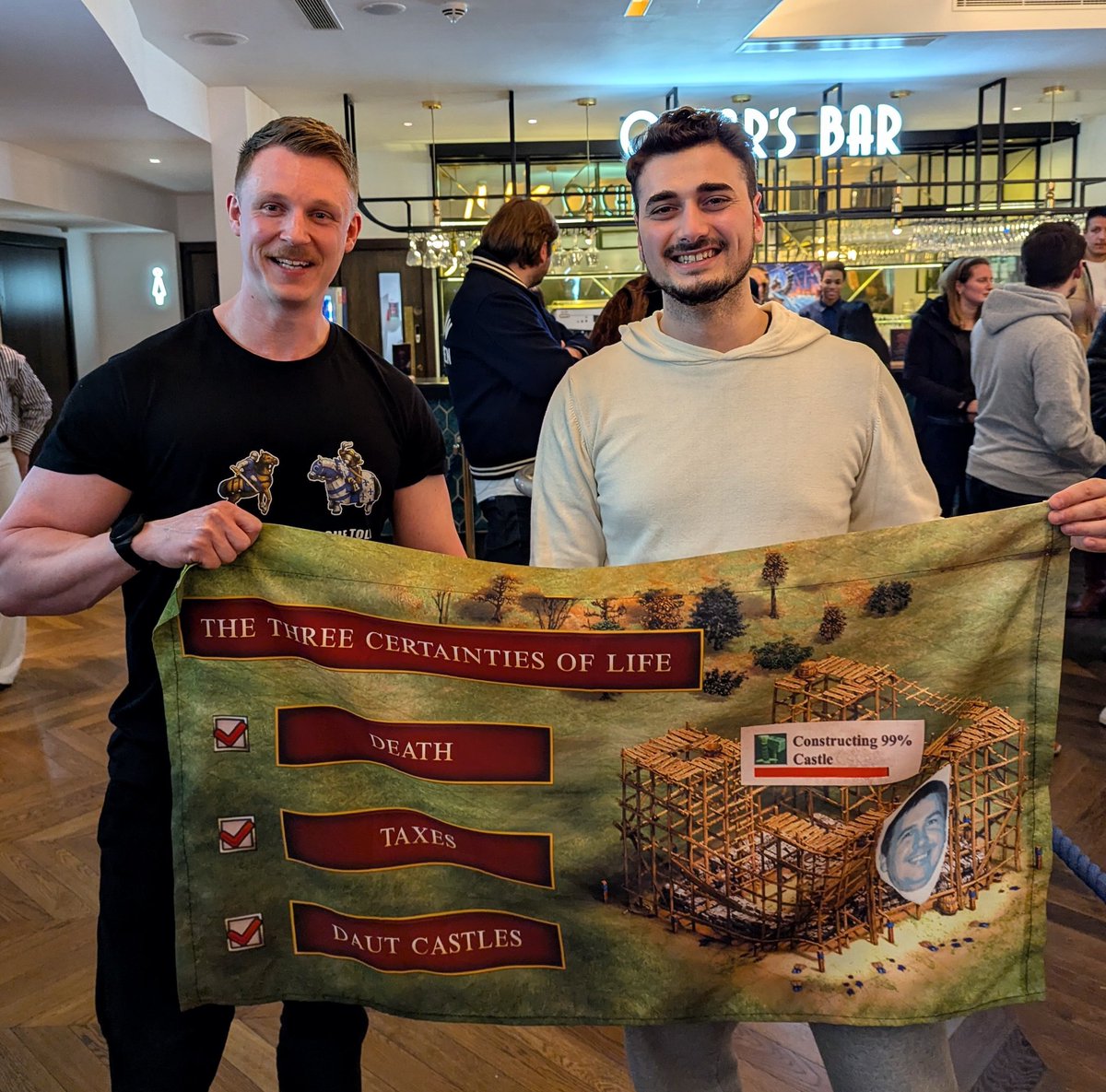 LeesCustoms's tweet photo. Made a couple of top tier banners for @redbullgaming #wolololondinium https://t.co/5tw5INTDZN