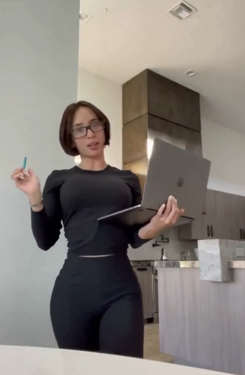 BELLA💎 tweet media