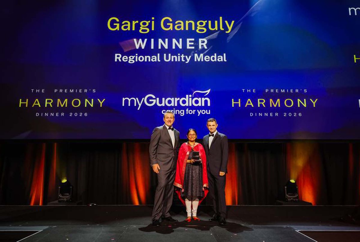 The_Indian_Sun's tweet photo. Premier's #HarmonyDinner #Sydney draws 1,600+, celebrating multicultural leaders. Indian-origin winners: Gargi Ganguly (Regional Unity), Khushee Gupta (Media), Indian Link (Publication). Bondi tribute & Honour Roll launched. #TheIndianSun @ChrisMinnsMP
🔗 https://t.co/wW0SnciHYB https://t.co/Vcw7379cHP