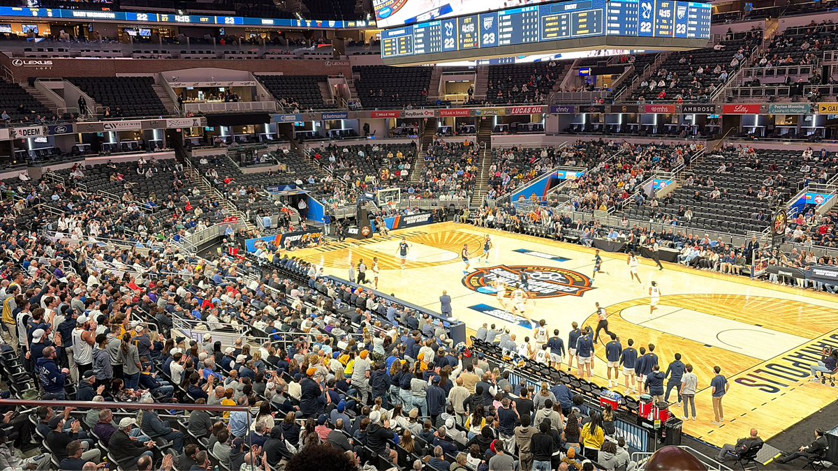 jathaw's tweet image. My alma mater in its first Division III men’s hoops title game. The #Emory fan section is really into it 🏀