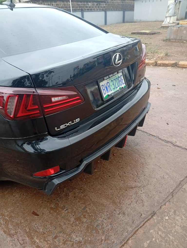 iam_Ten_C's tweet photo. Lexus 250 for sell. 8M. sharp buyer. hit me up. very neat car as seen. https://t.co/yWQFciDK8I