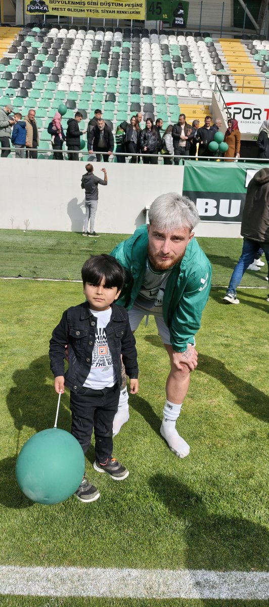 DashyXD_'s tweet photo. Akhisar 45 FSK 💚🖤 فريق Akhisar 45 FSK فاز 
8 - 0 على Kuşadasıspor �
🔥 فوز كبير جدًا (ثمانية أهداف مقابل صفر)، وهذا من أقوى نتائج الفريق هذا الموسم.

#Said_Hammadi ⚽ لاعب كرة قدم صغير | مهارات وتدريبات | تابعوني https://t.co/eGWRwgHBVJ