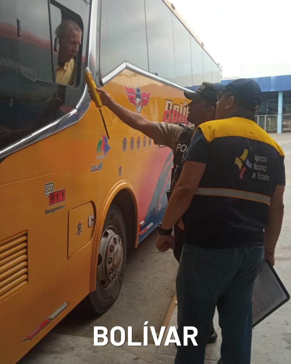 W Radio Ec tweet media