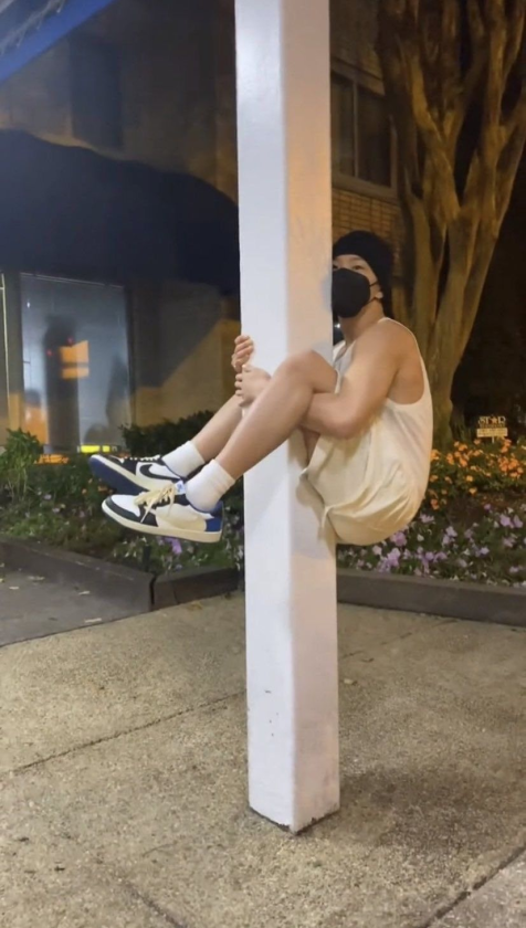 ✮BlueJay𓂃ෆ🍒 playing pickle ball outside of hotel tweet media