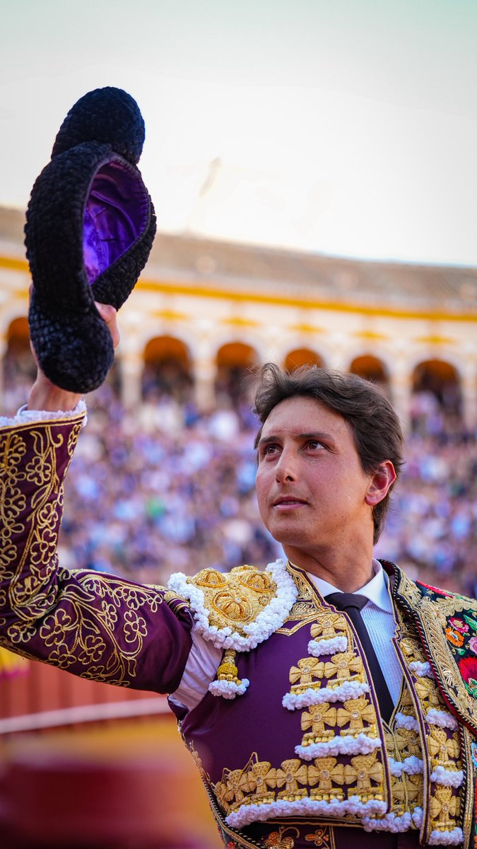 🔥 ¡Arranca la tarde en Sevilla!

Día grande, día especial, mucha responsabilidad porque todo salga bien. ¡Va a ser un gran día!

Roca Rey lidiará en 2º y 5º lugar con astados de Garcigrande

#RocaRey