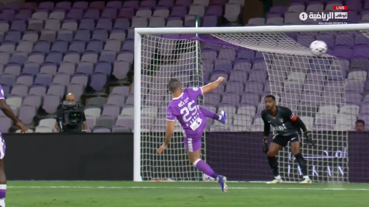 تدخل حاسم. رامي ربيعة يوقف الخطورة بتدخل مثالي أمام عجمان. العين عجمان | أبوظبي الرياضية 1 