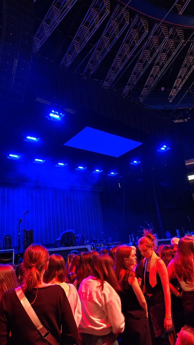 clare ໑̣* tweet media