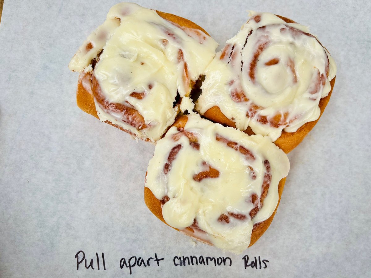 TxFrenchBread's tweet photo. Cream cheese frosted pull apart cinnamon rolls, you know, the ooey gooey kind. https://t.co/nT8gPOOW6z