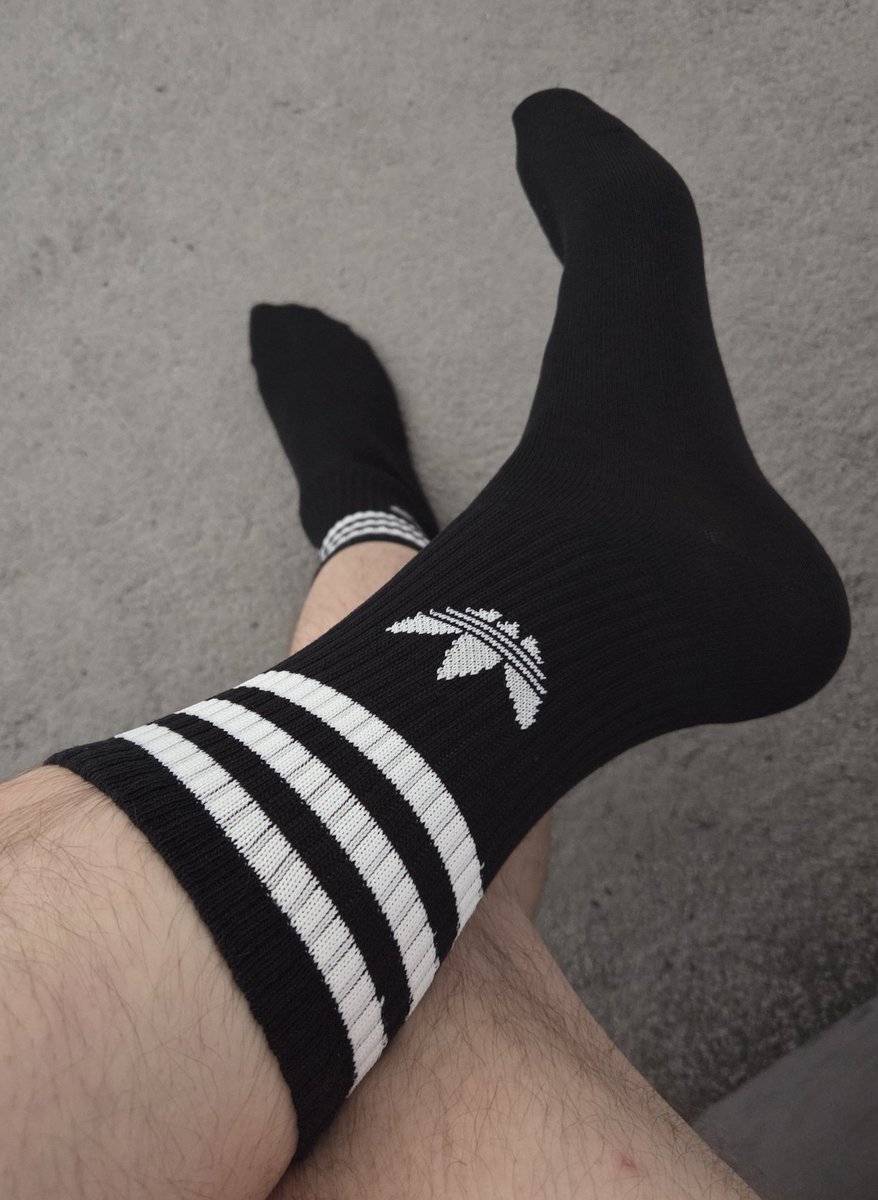 james_in_socks's tweet photo. New Adidas socks 🔥 https://t.co/rb3C6BqgKs