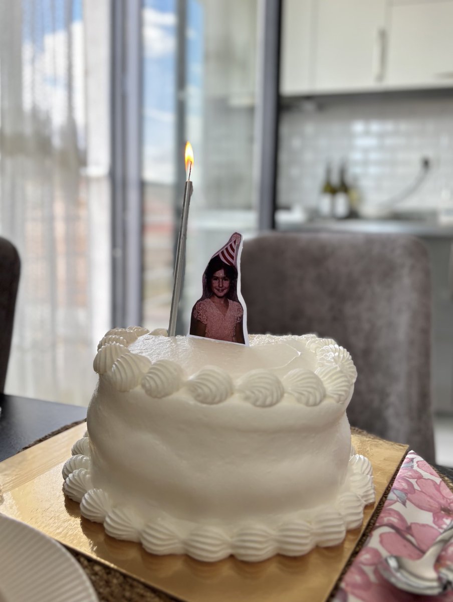 zehratunncc's tweet photo. dostlarımın her sene özenle glutensiz pasta yapması 🥹🥹🫂🤍 https://t.co/1RTX934a6Y