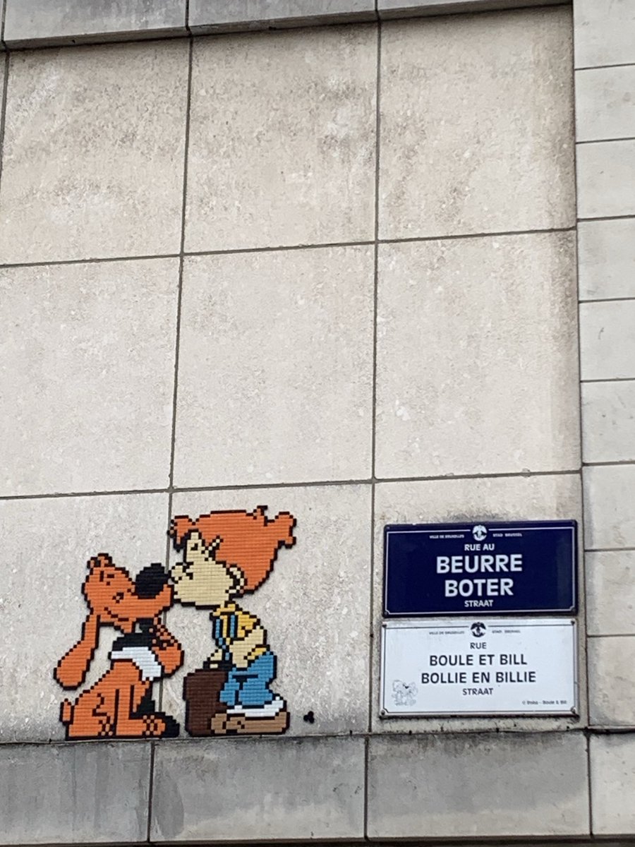 Stef75009's tweet photo. #bruxelles #streetart #bd https://t.co/ffQj6fmVR5