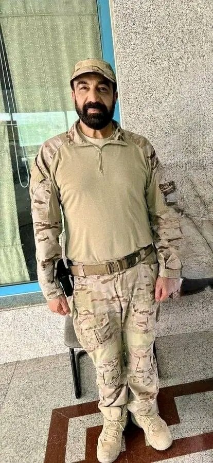 أعسر tweet media