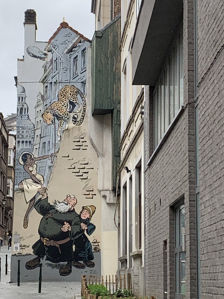 Stef75009's tweet photo. #bruxelles #streetart #bd https://t.co/ffQj6fmVR5