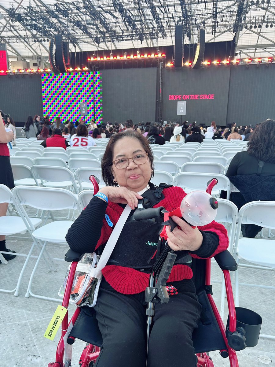 flo⁷♡🪭 tweet media