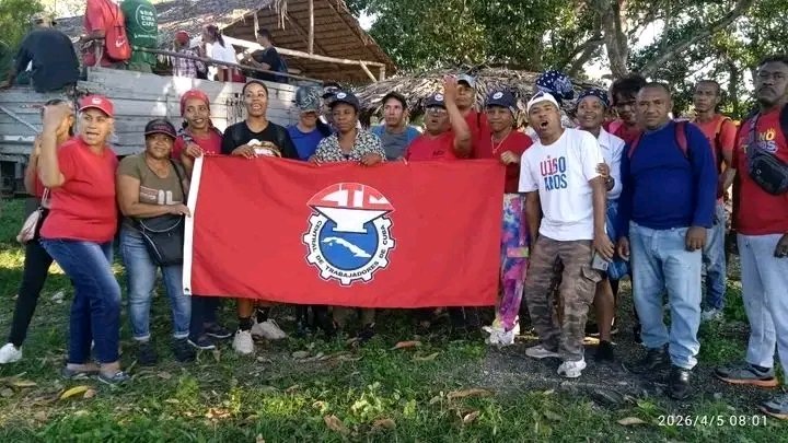 IgmaraR's tweet photo. Se desarrolla en la provincia #Guantanamo trabajo voluntario en conmemoración a los aniversarios de los Pioneros y la Unión de Jóvenes Comunista y como preámbulo a las actividades por el 1 de mayo. #CubaNoEstaSola #JuntosPodemosMas @Colina_CTCuba @yoeaberob1 @Cuba_CTC https://t.co/25kAvWq0TX