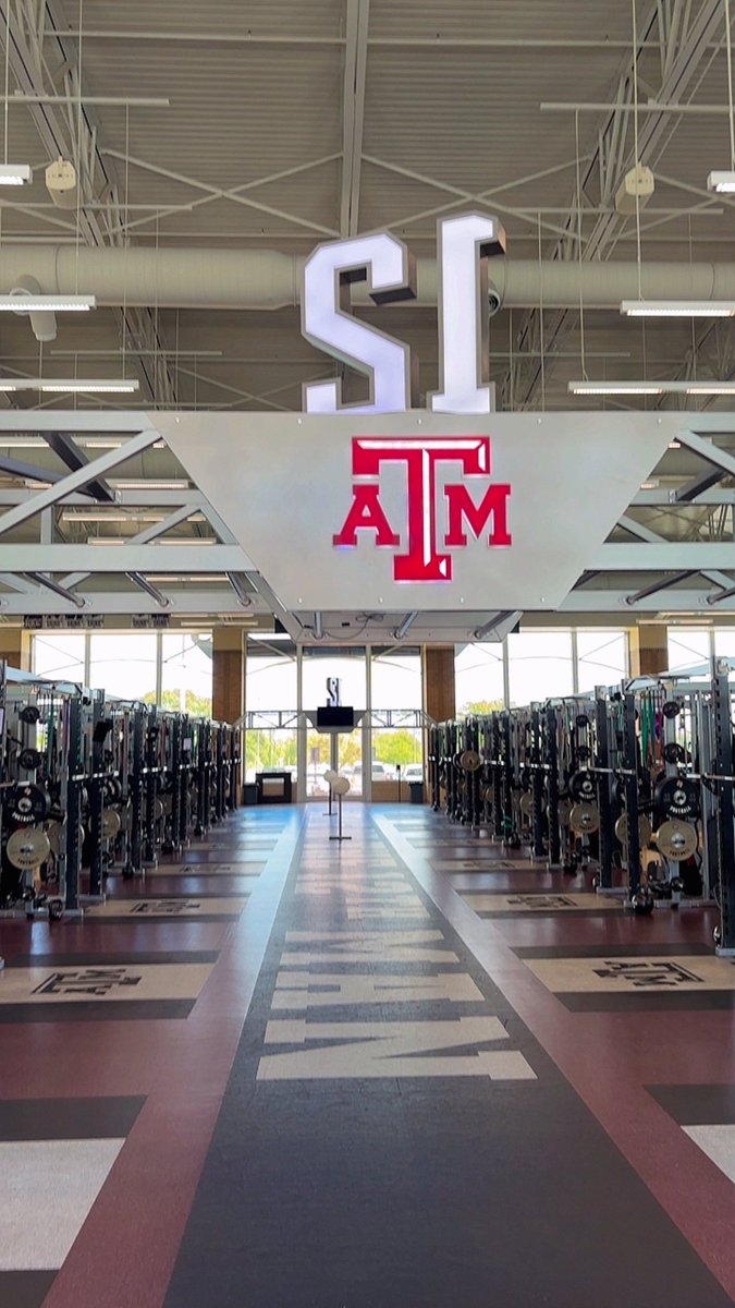 amirsears1_'s tweet image. Texas A&amp;amp;M @AggieFootball was a great time ! Thanks for the invite and I can’t wait to be back! #GigEm