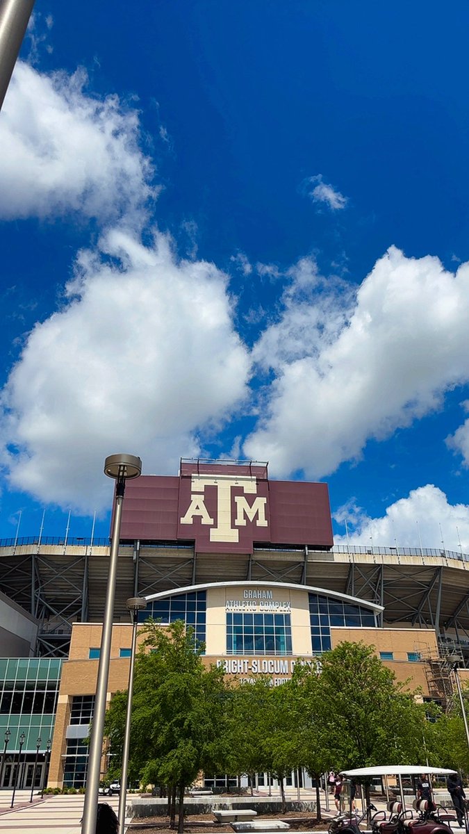amirsears1_'s tweet image. Texas A&amp;amp;M @AggieFootball was a great time ! Thanks for the invite and I can’t wait to be back! #GigEm