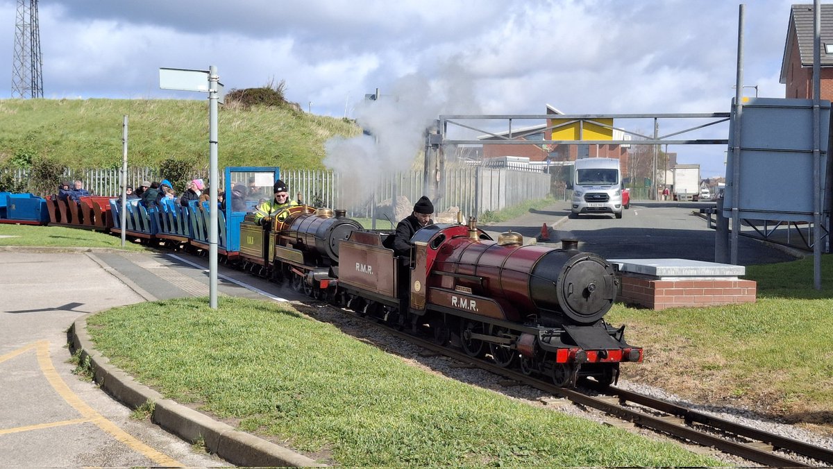 JeffAlbiston's tweet image. Pleasant few hours at Rhyl Miniature Railway for their mini Steam Gala.
📆 Sun 5th April 2026
📷 My photos.
#NorthWales #photography #Rhyl #SteamGala
