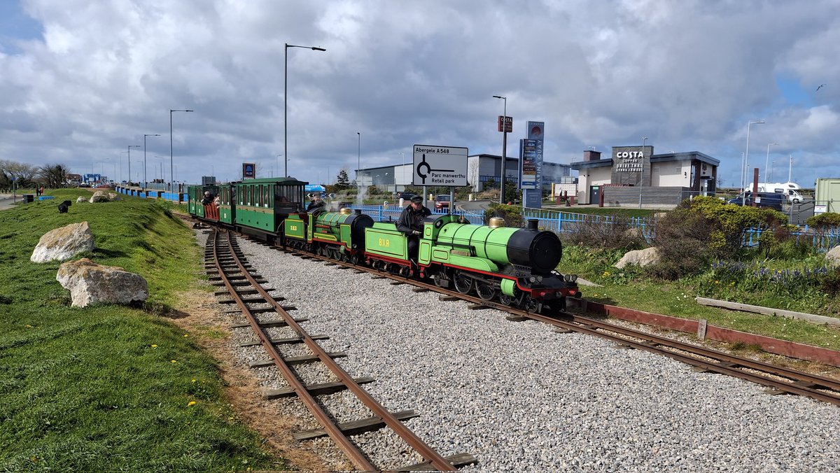 JeffAlbiston's tweet image. Pleasant few hours at Rhyl Miniature Railway for their mini Steam Gala.
📆 Sun 5th April 2026
📷 My photos.
#NorthWales #photography #Rhyl #SteamGala