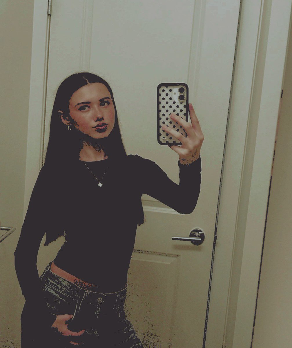 ‍ ‍ 𝒄𝒉𝒂𝒓𝒍𝒐𝒕𝒕𝒆 .ᐟ tweet media