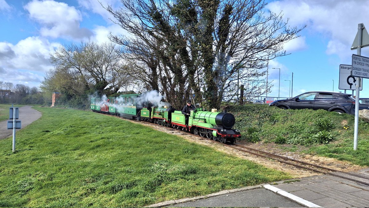JeffAlbiston's tweet image. Pleasant few hours at Rhyl Miniature Railway for their mini Steam Gala.
📆 Sun 5th April 2026
📷 My photos.
#NorthWales #photography #Rhyl #SteamGala