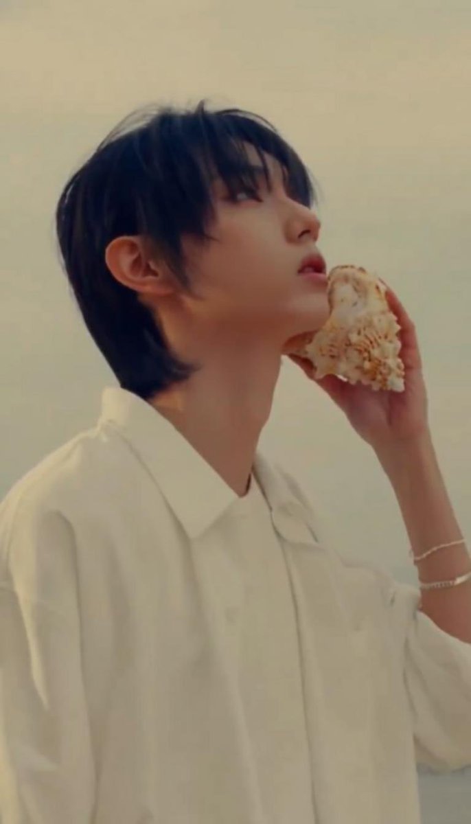 이때 비하인드 거의 없는 거 아직도 원통하다
이 얼굴상태로 거의 영화를 찍으셨는데 몇십초짜리 영상이 다라니