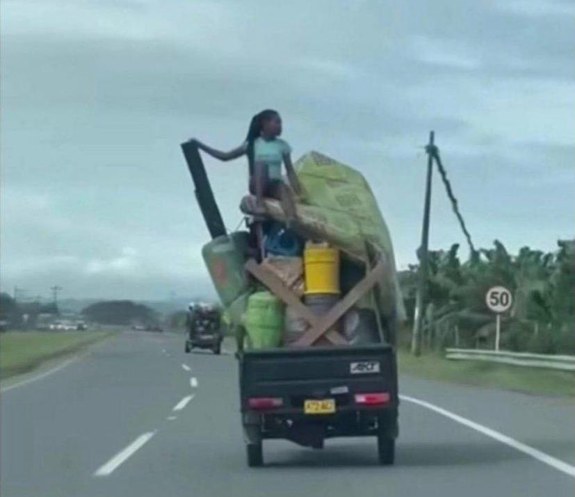 SimiYink44776's tweet photo. I don dey go Ghana naija no safe again https://t.co/vaeB2gsNHi