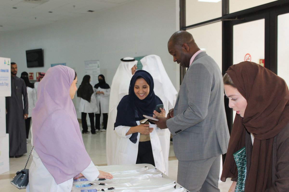 نادي الأنف والأذن والحنجرة tweet media