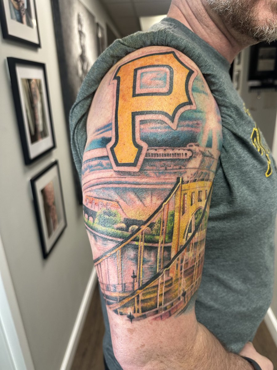 JDubb1316's tweet photo. @BBBrad91 @BBGreatMoments @nut_history @BaseballAmerica @MLB @PITairport @Pirates @TalkinBaseball_ @WPXI @WTAE Look what I did with it! https://t.co/xzz4RqggYC