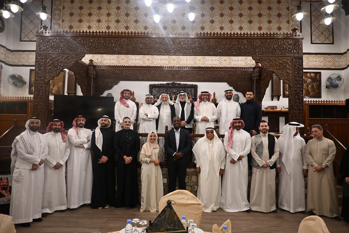 نادي الأنف والأذن والحنجرة tweet media