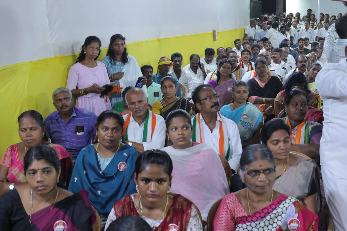 MaheshRDMK's tweet photo. கன்னியாகுமரி சட்டமன்ற தொகுதி மதசார்பற்ற முற்போக்கு கூட்டணியின் தலைமை தேர்தல் அலுவலகத்தை கொட்டாரம் பகுதியில் மாவட்ட அவைத்தலைவர் திரு. F.M.ராஜரத்தினம் அவர்கள் திறந்து வைத்தார்.தேர்தல் பணிகள் குறித்து கூட்டணி கட்சிகளுக்கு ஆலோசனை வழங்கினேன் உடன் கழக நிர்வாகிகள் மற்றும் கூட்டணி கட்சி நிர்வாகிகள் உட்பட பலர் கலந்து கொண்டனர்.

#VoteForDMK 
#ஸ்டாலின்_தொடரட்டும்
#தமிழ்நாடு_வெல்லட்டும் 
#DMK_Kanyakumari_East