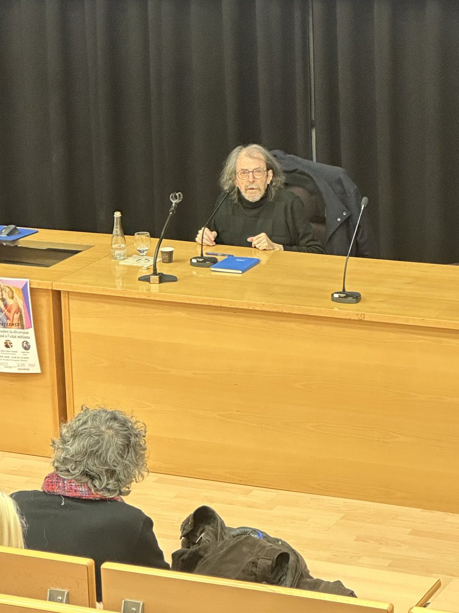 fredericaparisi's tweet photo. ⬛️◾️▪️Tot just fa un mes, en la #DIVASEXMED q organitzà el Dpt. D’HMedieval a @FacGeoiH vam gaudir del seu saber.
No sabíem q aquell seria el seu darrer acte públic
Quina buidor ens deixes Josep
Que la terra et siga lleu
#joseppiera
🛴🛴🛴 https://t.co/DAh2VNEaQl