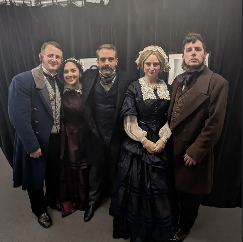 snluk updates tweet media