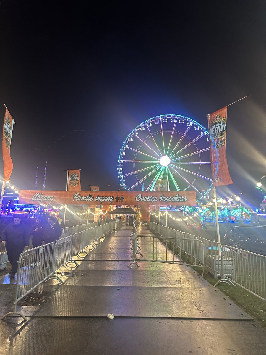 response_event's tweet photo. Afgelopen week zijn onze toppers gestart op de kermis in Wormerveer en op de kermis in Den Haag. https://t.co/nHa3nJklPk