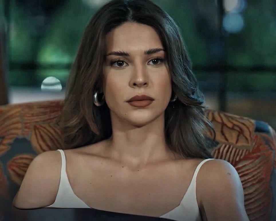 R 𓍯𓂃♡ tweet media