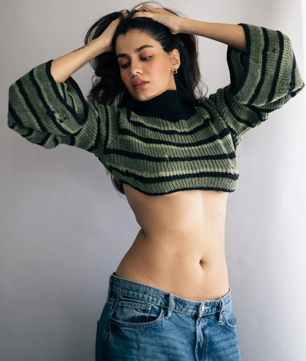 Shreya D, underboobs, curvy hip and her navel🥵 bold photoshoot #shreyaDhanwanthary