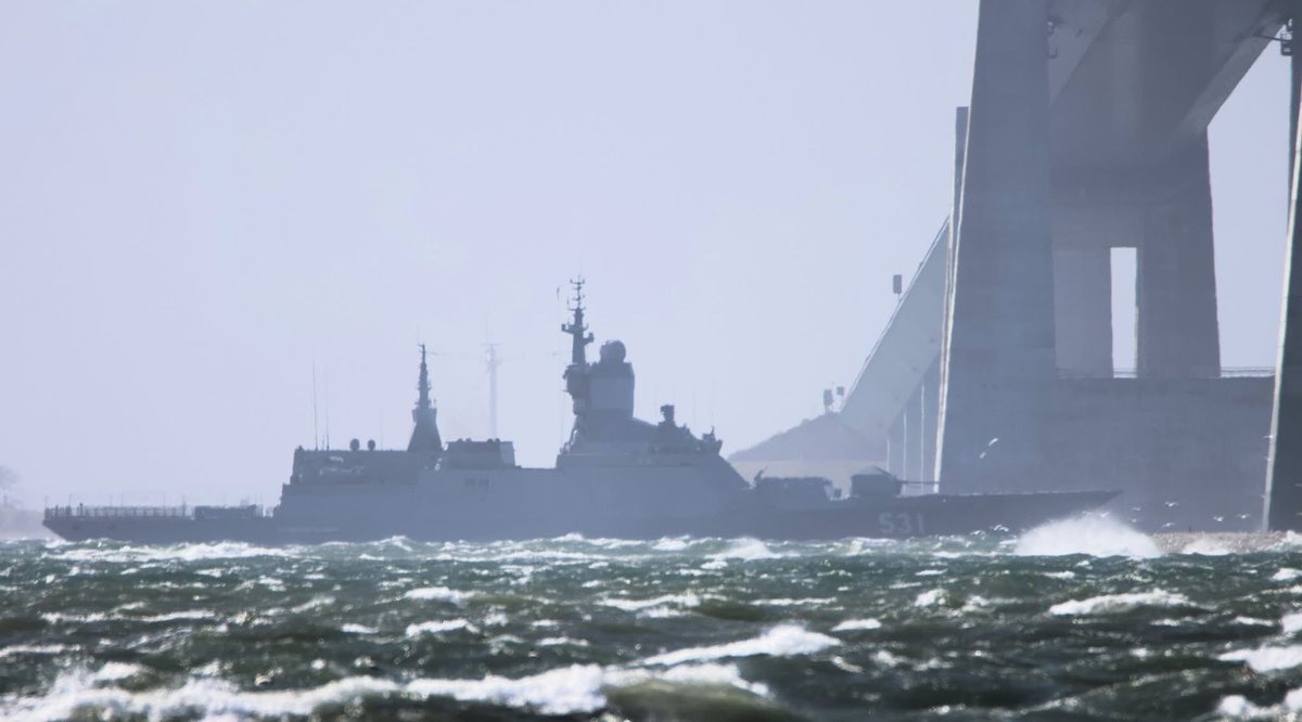 WarshipCam tweet media