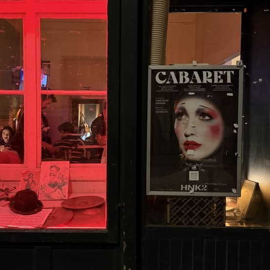 liz volkomenn. 🪐 | mini au hollanov no fix! tweet media