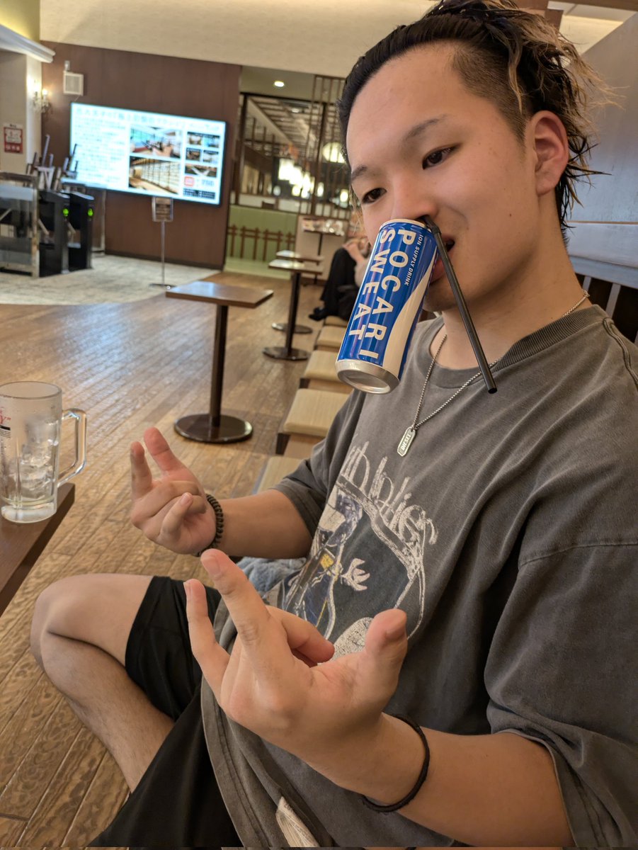 DS20240126's tweet photo. お疲れ様です！
#今日のジマサン
です！

今日は、藤沢店の山中トレーナーとサウナで汗と一緒に汚い心も流しました！！

サウナ中も結局、、、、、、、、、、
MTGでした！！！笑

お互い向上心があり素晴らしい関係です！
これからもお互い頑張ろう！

#花金 https://t.co/DUCQlv74a1