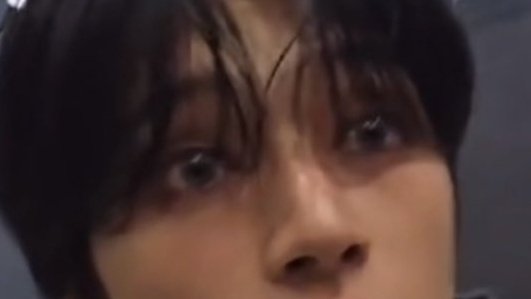 <3