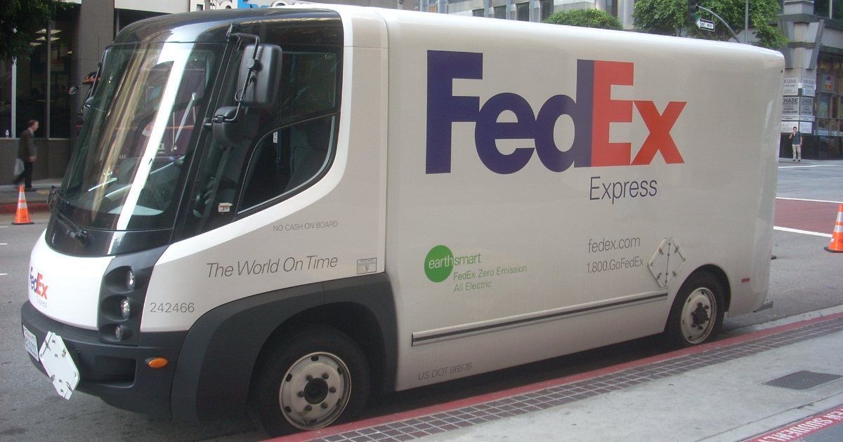 PNS_News's tweet image. Diesel prices are pushing fleet operators to rethink fuel choices. New data shows zero‑emission truck adoption is accelerating in parts of the U.S., especially for local and delivery vehicles. 📻 buff.ly/KWOCX55
#Transportation #Trucking #EVs