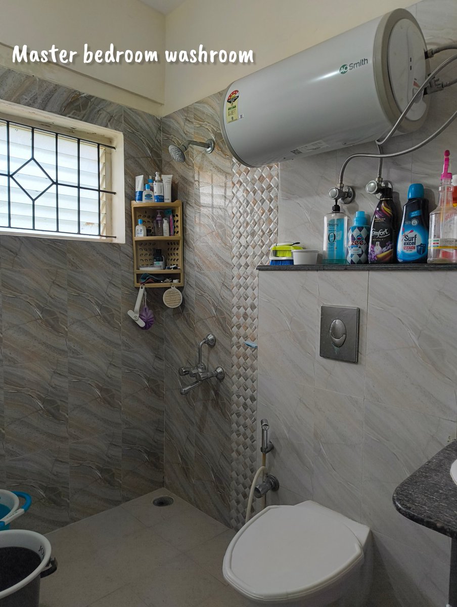 AakanshaGangra4's tweet image. 🏡 Looking for 2 female flatmates | 3BHK | Haralur Road | Move-in 1st May
📍 Shubh Enclave (near HSR, Bellandur, tech parks)

🛏️ Master: ₹22k
🛌2nd Room: ₹19.5K (attached washrooms)

✨ Fully furnished, Wi-Fi, balcony
👩‍💼nonsmoker, vegetarian

#bangalore #flatmates