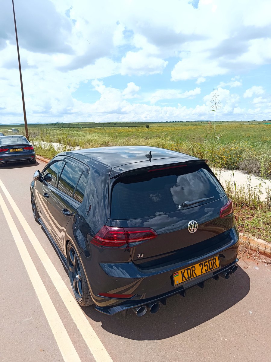 urban_wheezc's tweet photo. Golf R spotted in Kenya 🇰🇪🇰🇪 https://t.co/bckwPyMSHm