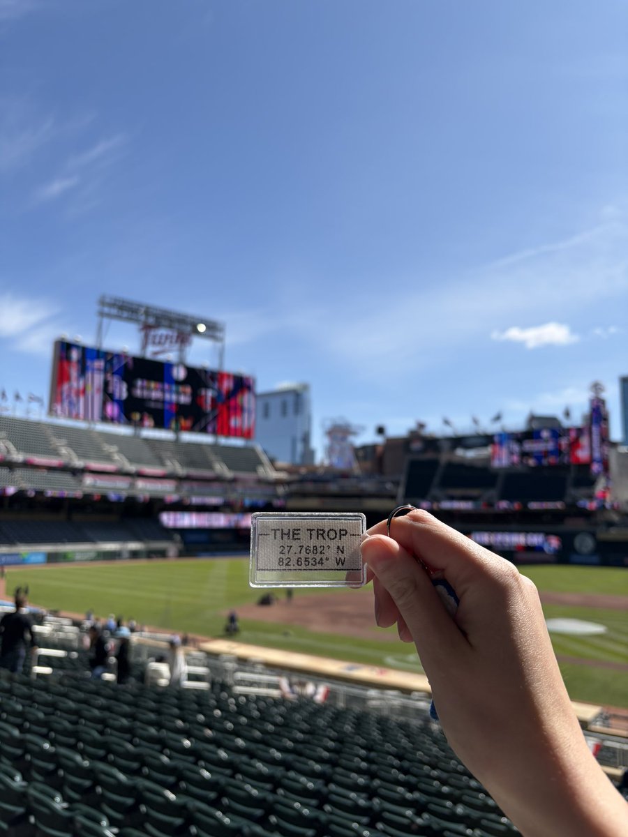 gcb12321's tweet image. Brought a piece of the Trop to Target Field
#RaysUp