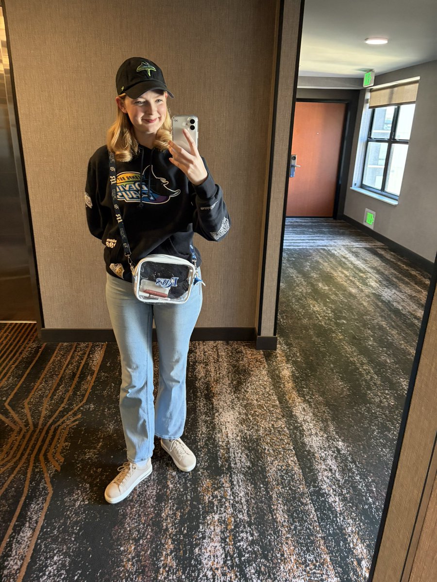 gcb12321's tweet image. Brought a piece of the Trop to Target Field
#RaysUp