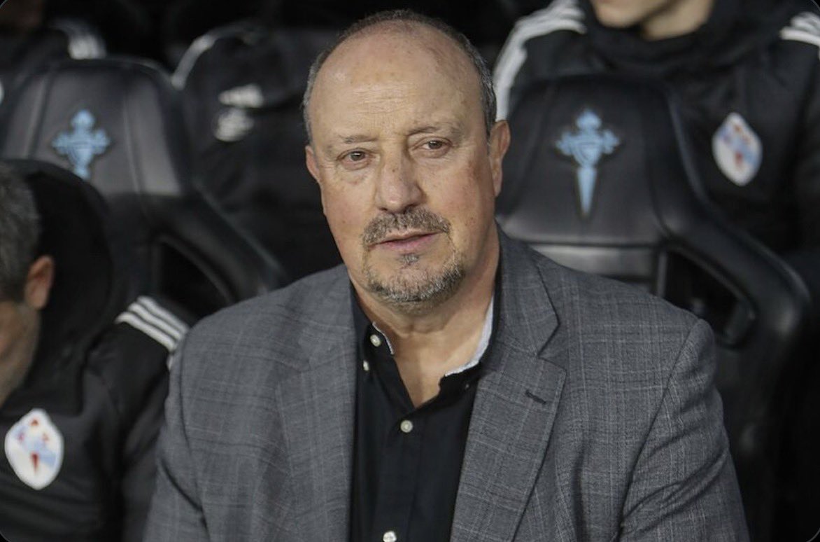 Los canteranos que él mismo descubrió y puso en el campo cuando todos criticaban sus decisiones le acaban de ganar al Valencia.

De villano a héroe, por fin reconocen su trabajo, ahora es coreado en Balaídos

Don Rafael Benítez Matamoros