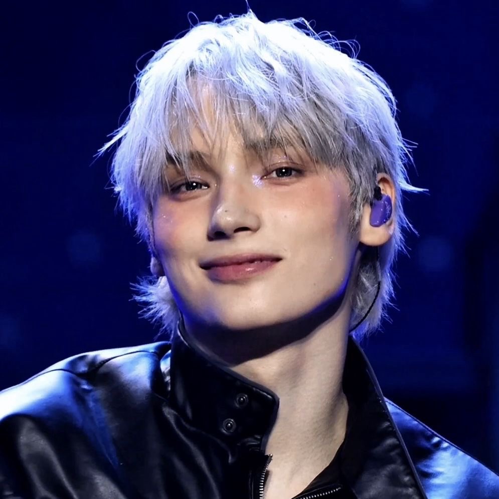 tabs ˶ᵔ ᵕ ᵔ˶ tweet media